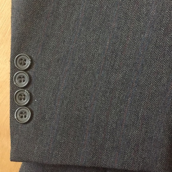 Grey suit with red pinstripes - Picture 2 of 12